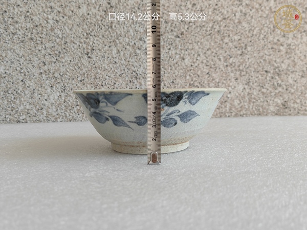 古玩陶瓷青花花卉紋碗真品鑒賞圖