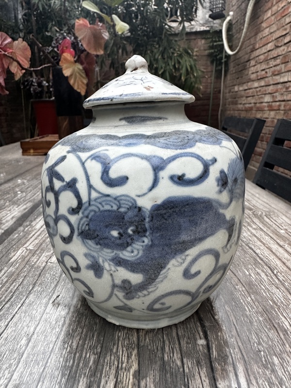 古玩陶瓷明晚花間獅子紋青花蓋罐拍賣，當前價格5555元