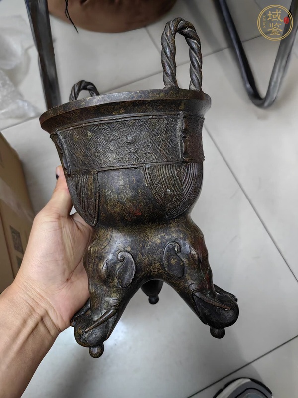 古玩銅器象鼻足銅饜真品鑒賞圖