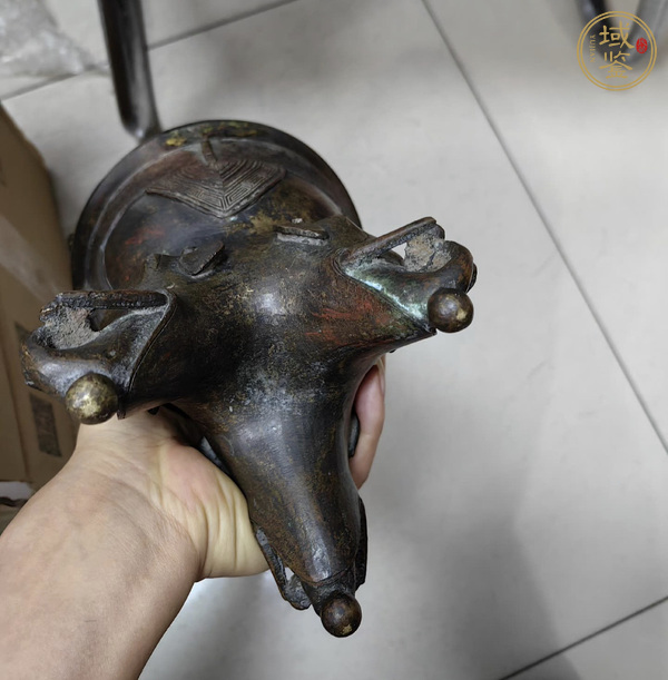 古玩銅器象鼻足銅饜真品鑒賞圖