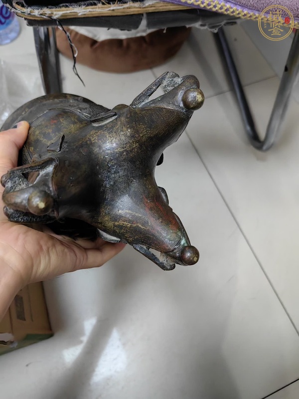 古玩銅器象鼻足銅饜真品鑒賞圖