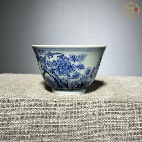 古玩陶瓷青花花卉紋茶碗真品鑒賞圖