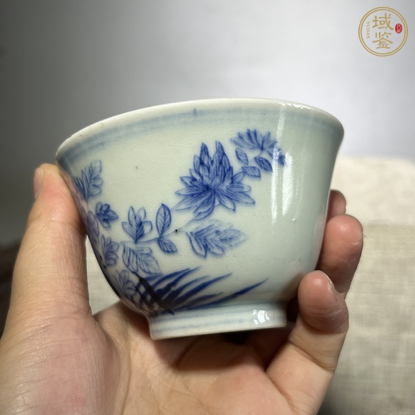 古玩陶瓷青花花卉紋茶碗真品鑒賞圖