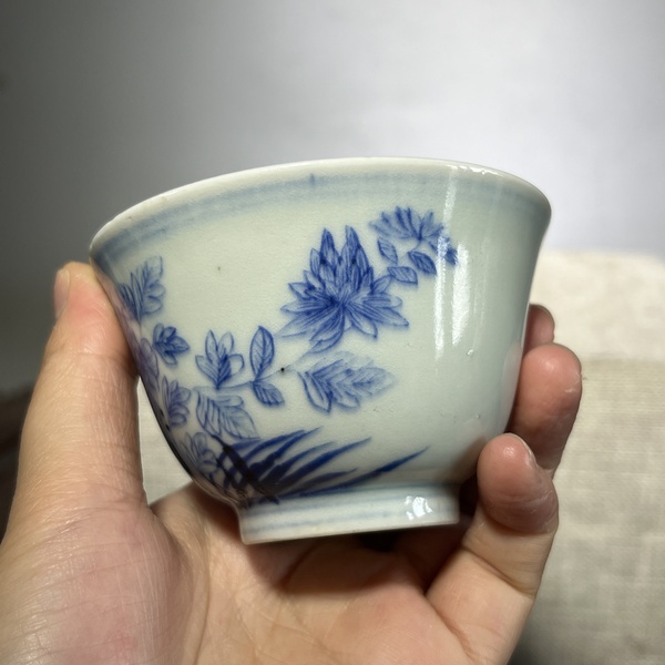 古玩陶瓷清中期.青花花卉紋茶杯拍賣，當前價格850元