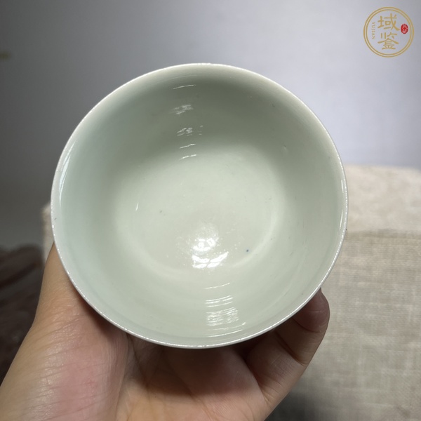 古玩陶瓷青花花卉紋茶碗真品鑒賞圖