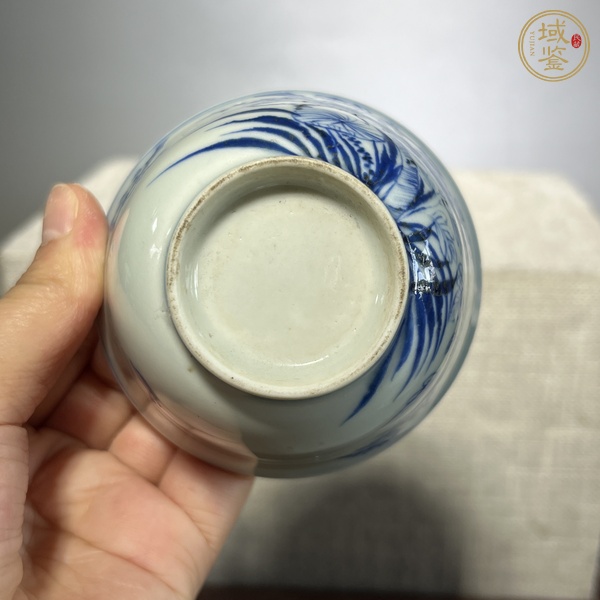 古玩陶瓷青花花卉紋茶碗真品鑒賞圖