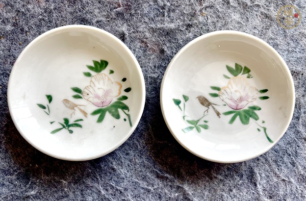 古玩茶花金雀小碟一對真品鑒賞圖