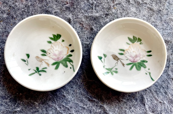 古玩轉(zhuǎn)賣茶花金雀小碟一對拍賣，當前價格3900元