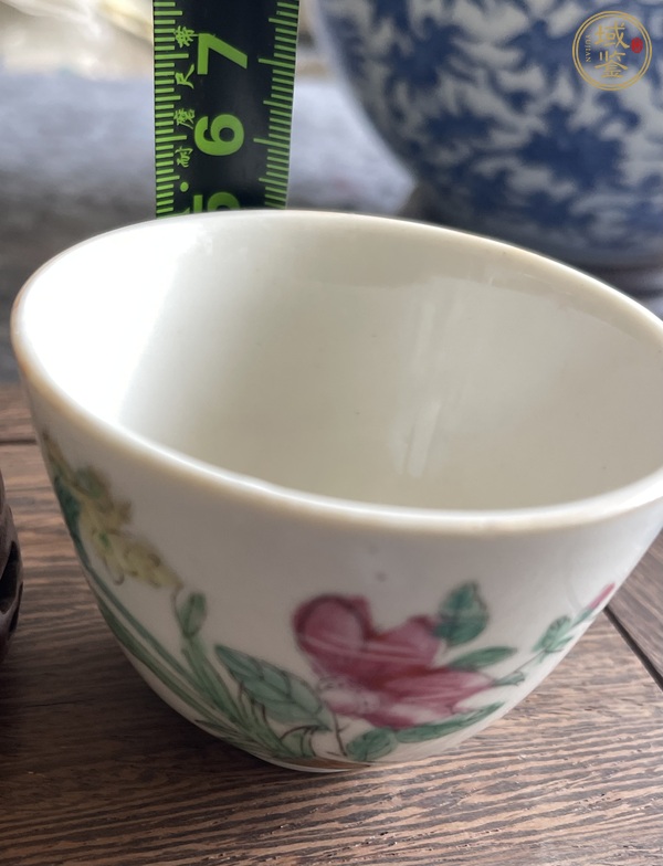 古玩陶瓷清末民初時(shí)期粉彩花卉紋杯真品鑒賞圖