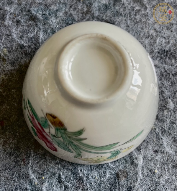 古玩陶瓷清末民初時(shí)期粉彩花卉紋杯真品鑒賞圖