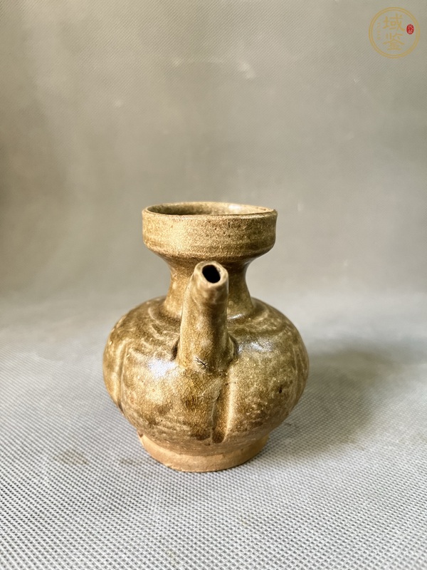 古玩陶瓷越窯青瓷瓜棱執(zhí)壺真品鑒賞圖