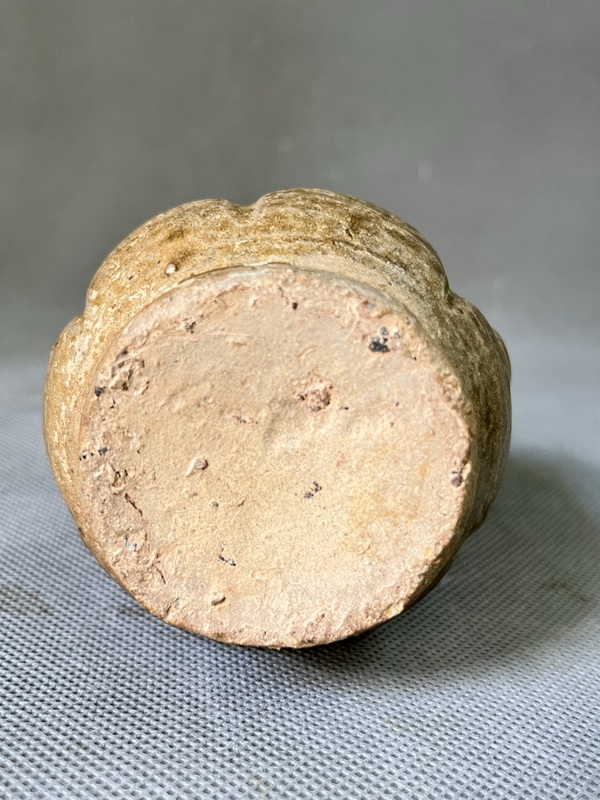 古玩陶瓷北宋~越窯青瓷瓜棱執(zhí)壺拍賣，當(dāng)前價格3258元