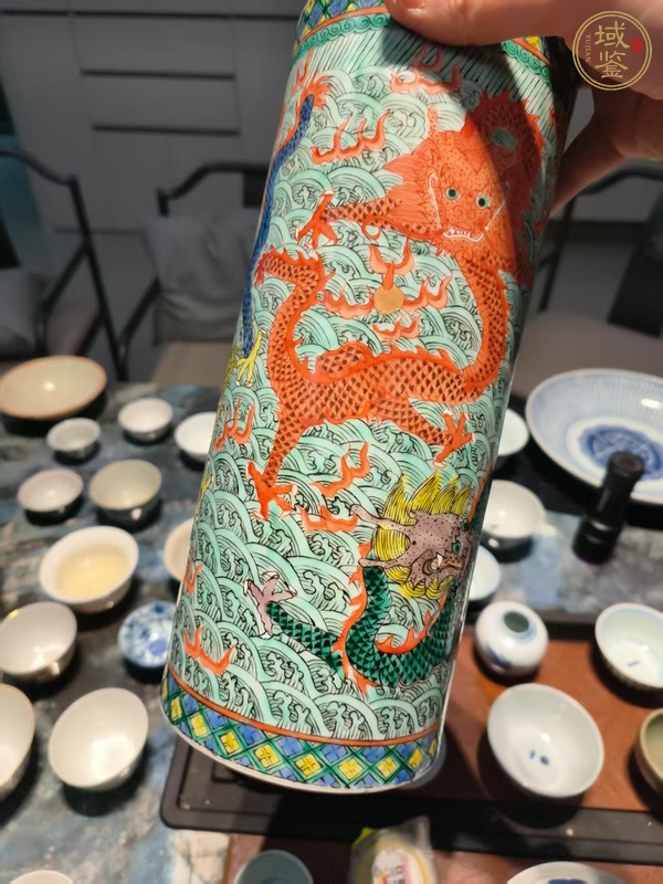 古玩陶瓷民國 粉彩海水龍紋帽筒真品鑒賞圖