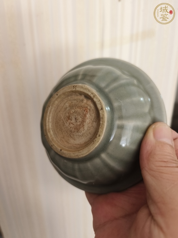 古玩陶瓷龍泉青釉雙魚(yú)洗真品鑒賞圖