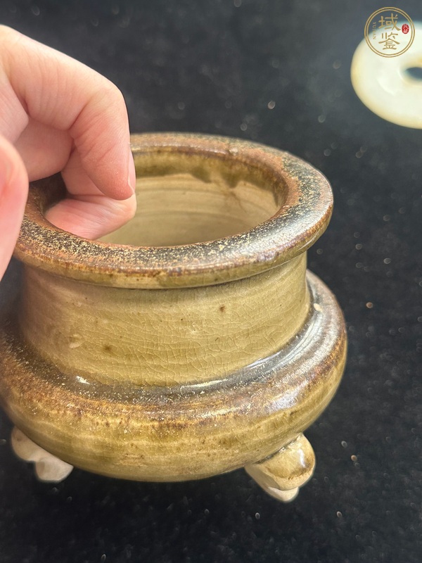 古玩陶瓷金元時期耀州窯青釉三足爐真品鑒賞圖