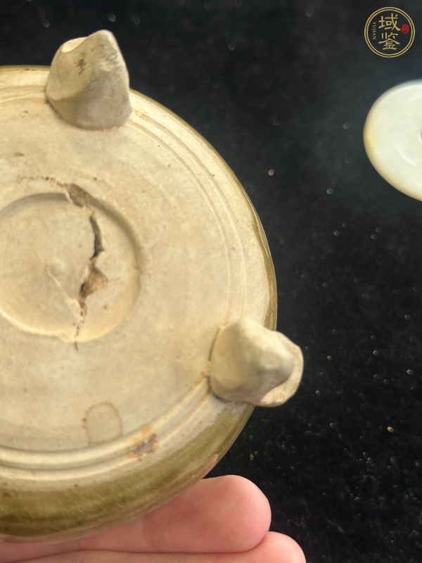 古玩陶瓷金元時期耀州窯青釉三足爐真品鑒賞圖