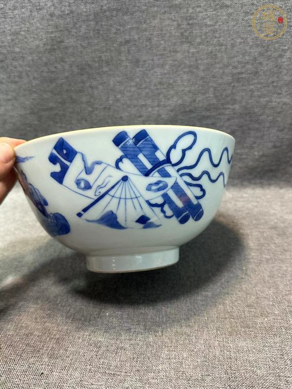古玩陶瓷清晚期 青花人物博古圖碗真品鑒賞圖