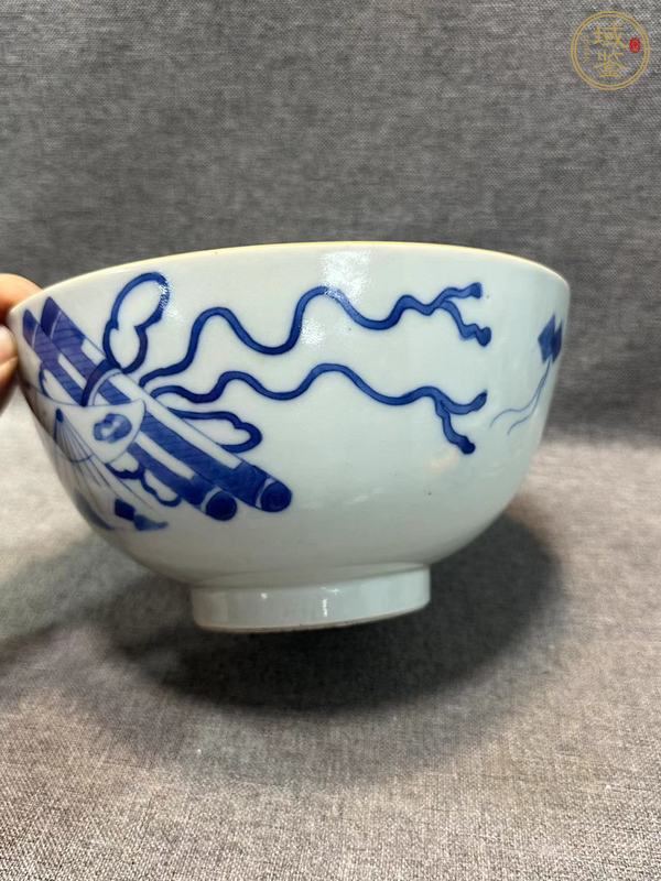古玩陶瓷清晚期 青花人物博古圖碗真品鑒賞圖