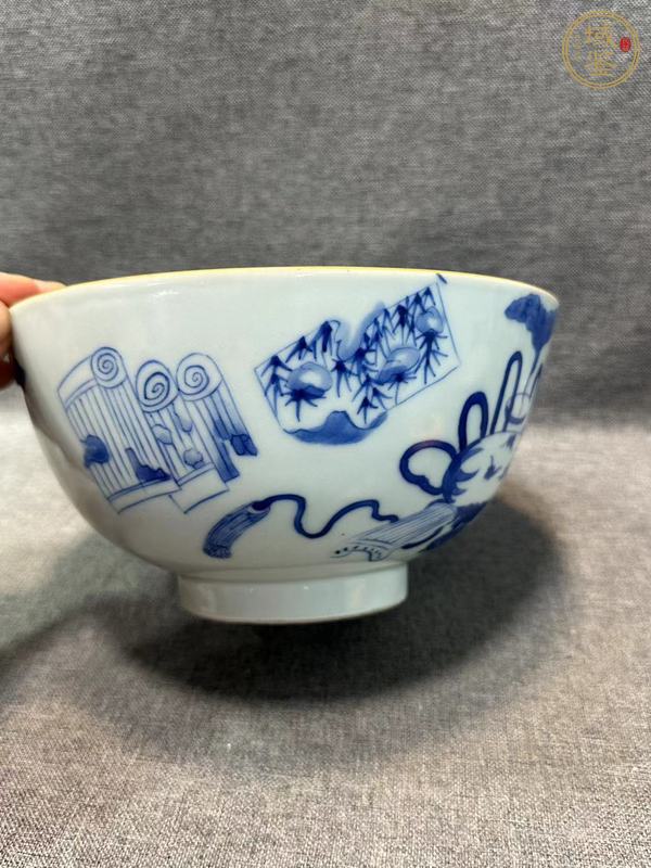 古玩陶瓷清晚期 青花人物博古圖碗真品鑒賞圖