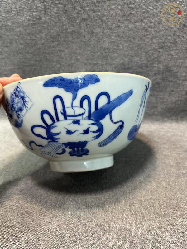 古玩陶瓷清晚期 青花人物博古圖碗真品鑒賞圖