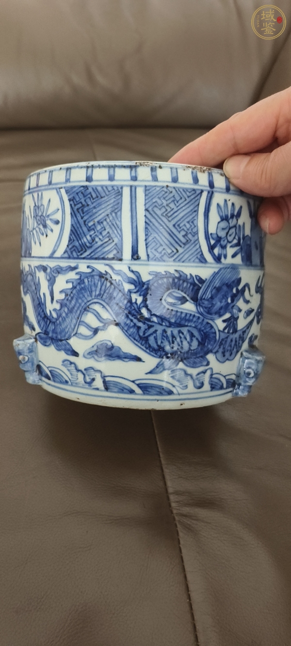 古玩青花龍紋三足爐真品鑒賞圖
