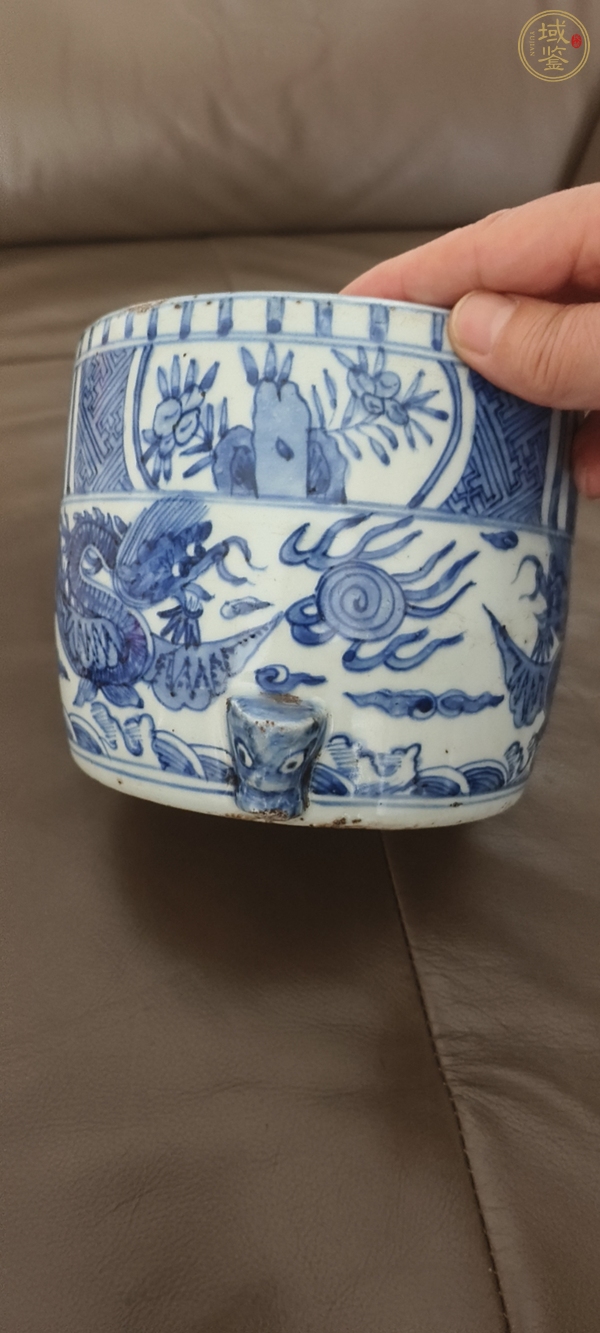古玩陶瓷青花龍紋三足爐真品鑒賞圖