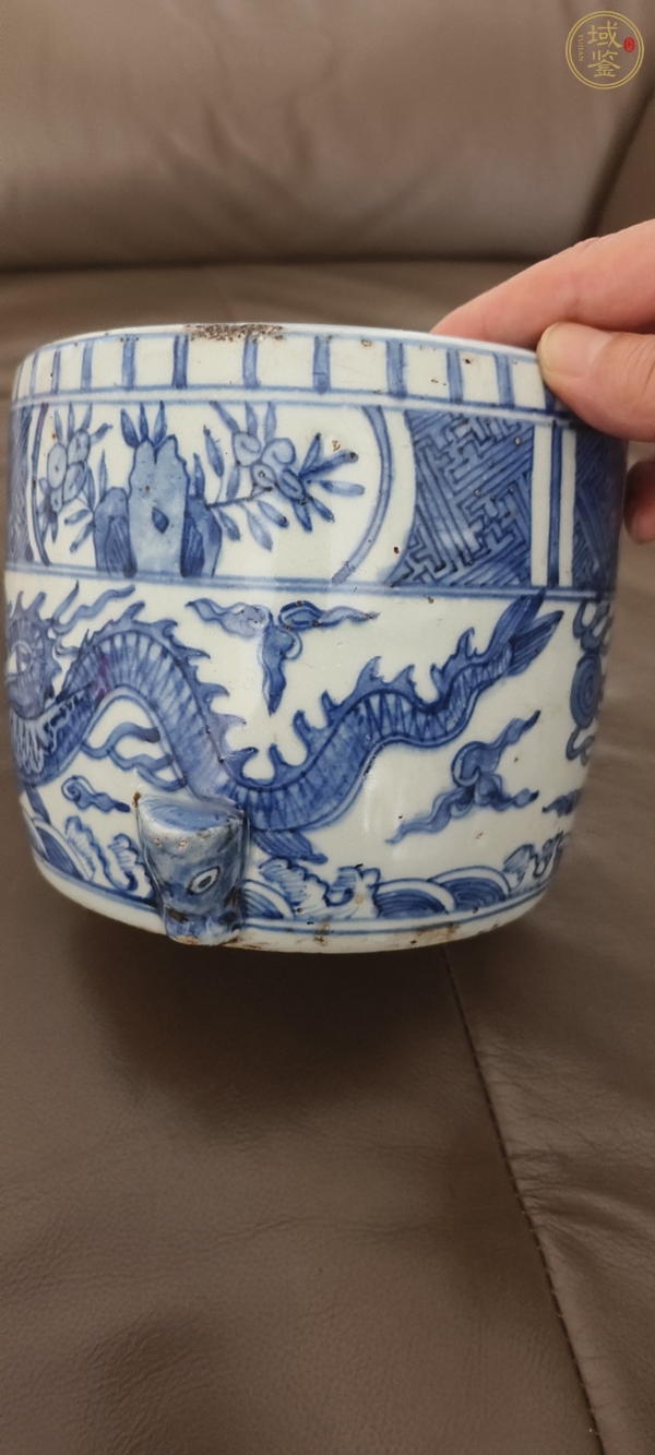古玩陶瓷青花龍紋三足爐真品鑒賞圖