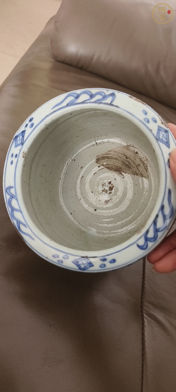 古玩陶瓷青花龍紋三足爐真品鑒賞圖