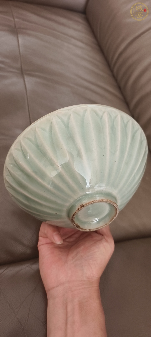 古玩陶瓷龍泉青釉蓮瓣碗真品鑒賞圖