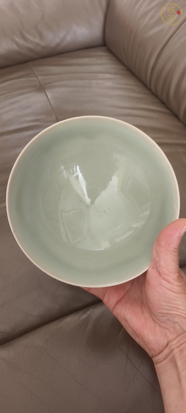 古玩陶瓷龍泉青釉蓮瓣碗真品鑒賞圖