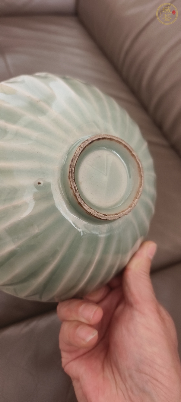 古玩陶瓷龍泉青釉蓮瓣碗真品鑒賞圖