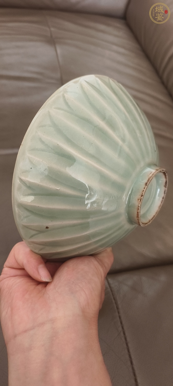 古玩陶瓷龍泉青釉蓮瓣碗真品鑒賞圖