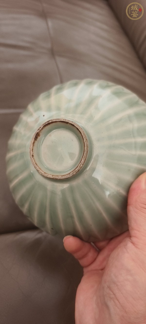 古玩陶瓷龍泉青釉蓮瓣碗真品鑒賞圖