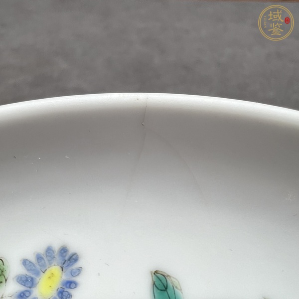 古玩陶瓷粉彩花卉紋盤真品鑒賞圖