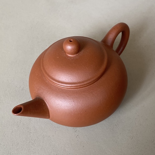 古玩轉(zhuǎn)賣荊溪惠孟臣制 四腳溪 水平壺拍賣，當(dāng)前價格0元