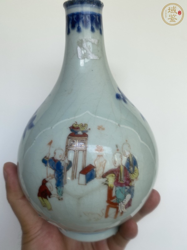 古玩陶瓷人物紋青花加彩瓶真品鑒賞圖