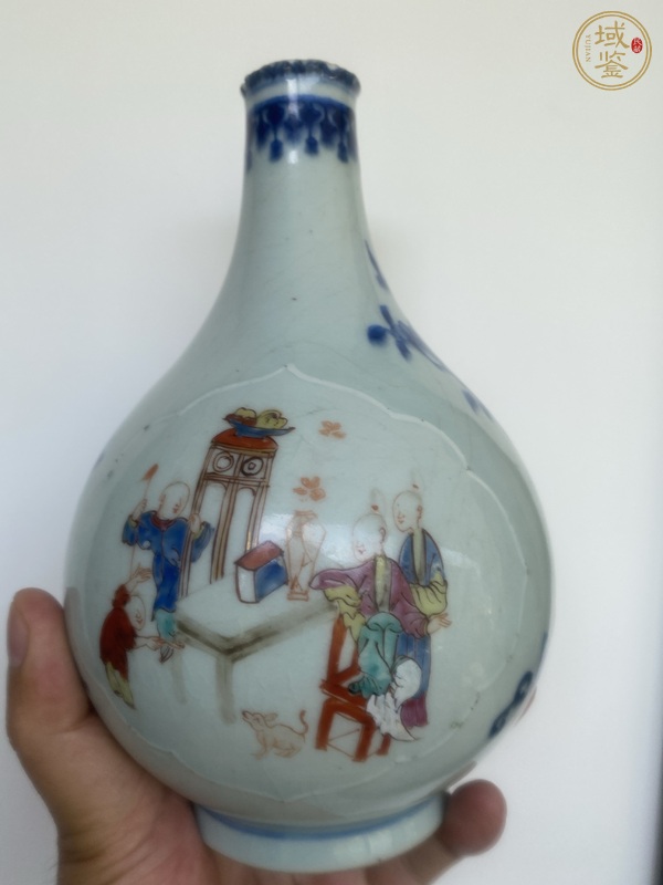 古玩陶瓷人物紋青花加彩瓶真品鑒賞圖