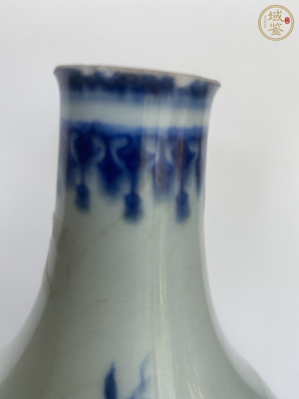 古玩陶瓷人物紋青花加彩瓶真品鑒賞圖