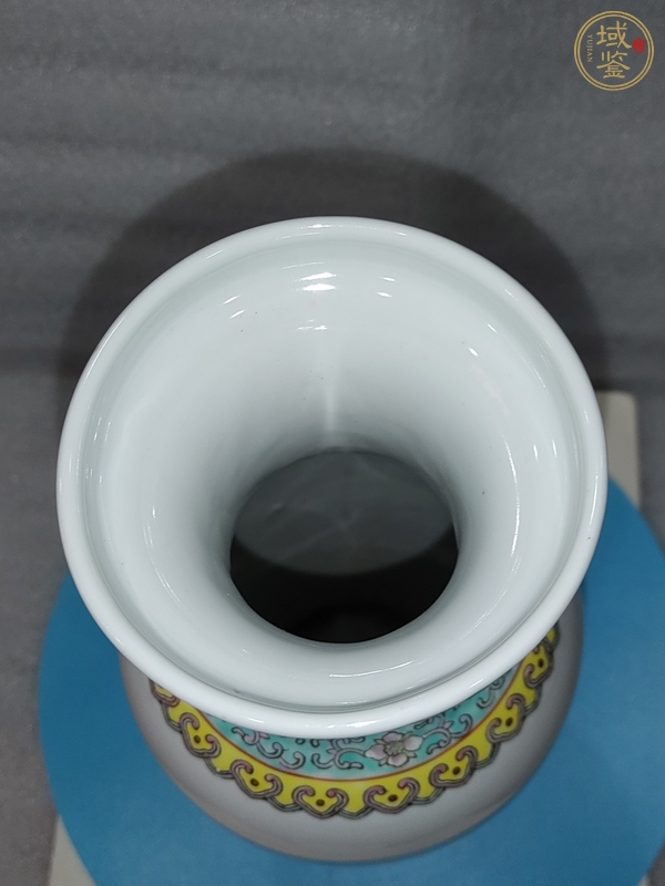 古玩陶瓷粉彩仕女人物盤口瓶真品鑒賞圖