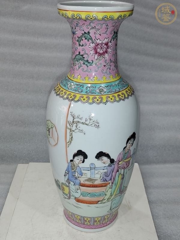 古玩陶瓷粉彩仕女人物盤口瓶真品鑒賞圖