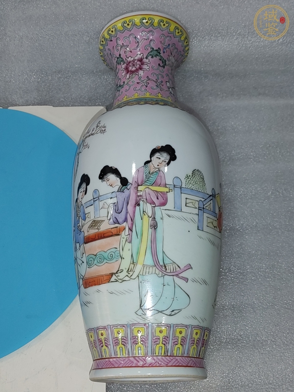古玩陶瓷粉彩仕女人物盤口瓶真品鑒賞圖