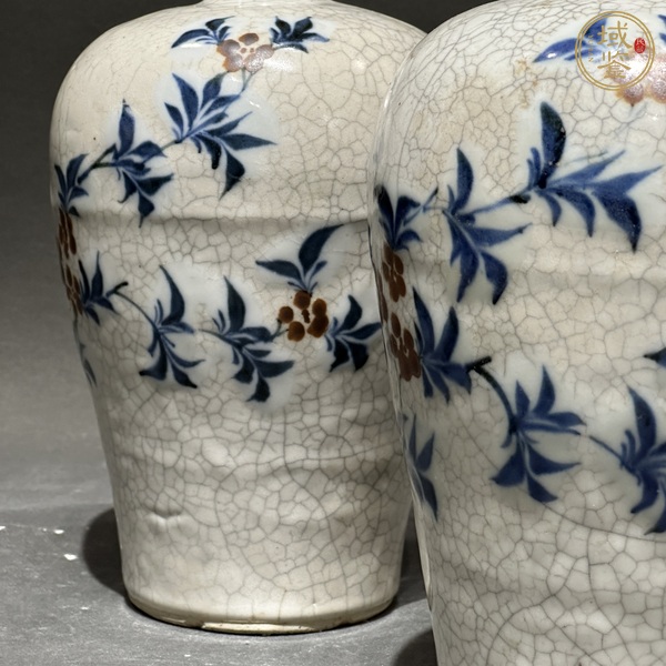 古玩陶瓷哥釉青花礬紅花卉紋梅瓶真品鑒賞圖