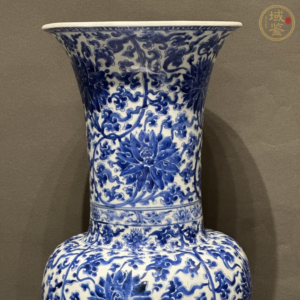 古玩陶瓷青花纏枝花卉鳳尾尊真品鑒賞圖