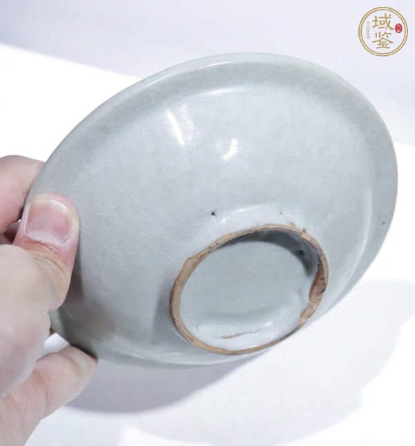 古玩陶瓷龍泉窯菊瓣洗真品鑒賞圖
