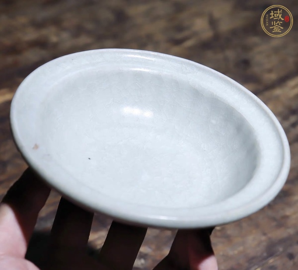 古玩陶瓷龍泉窯菊瓣洗真品鑒賞圖