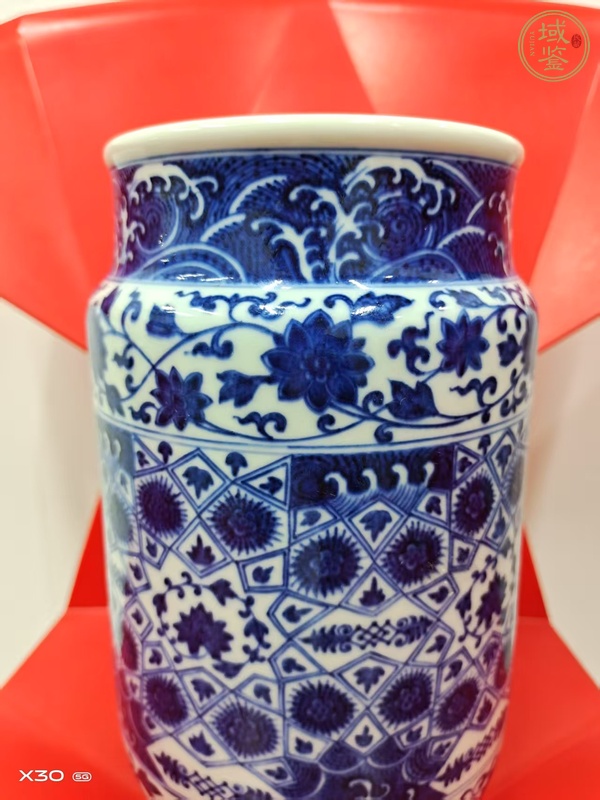 古玩陶瓷青花纏枝蓮壯罐真品鑒賞圖