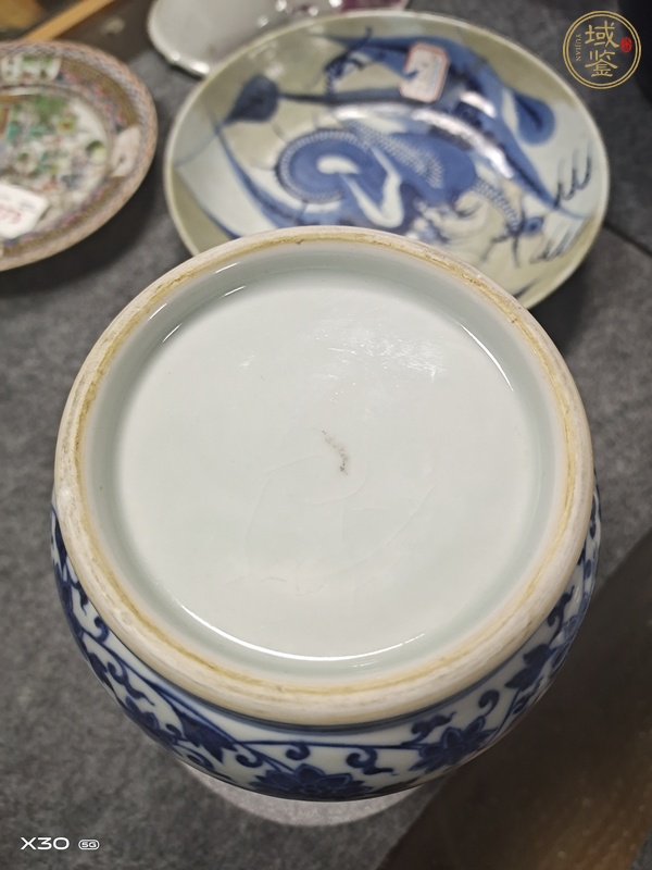 古玩陶瓷青花纏枝蓮壯罐真品鑒賞圖
