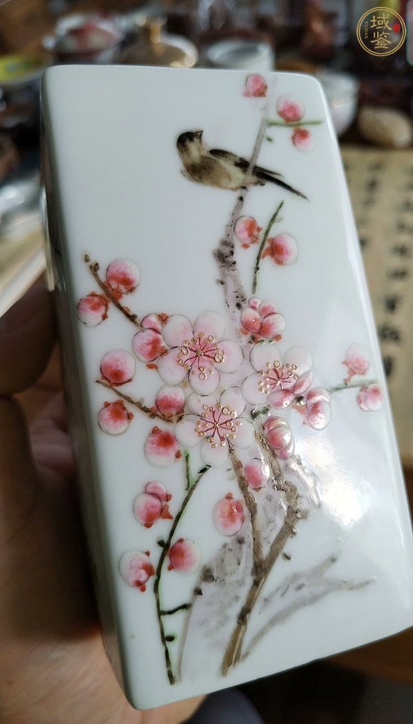 古玩陶瓷粉彩花鳥(niǎo)紋筆筒真品鑒賞圖