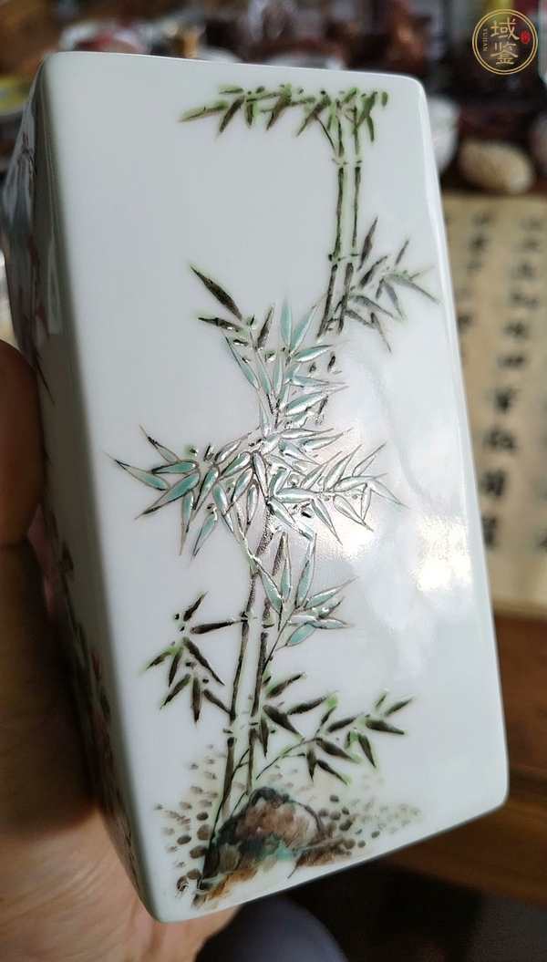 古玩陶瓷粉彩花鳥(niǎo)紋筆筒真品鑒賞圖