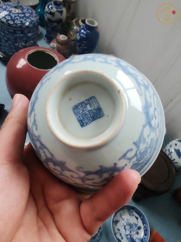 古玩陶瓷青花纏枝花卉紋碗真品鑒賞圖